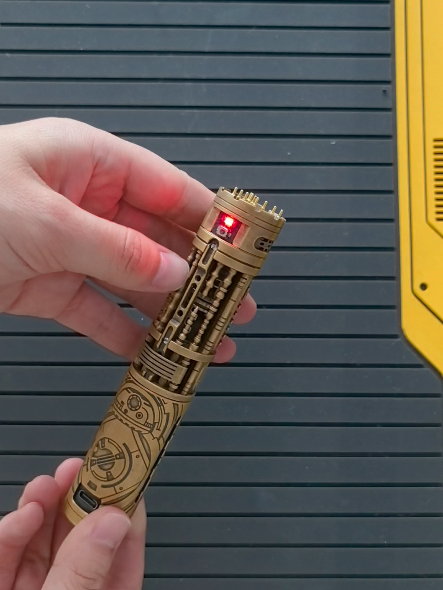 #CrystalLightsaber #lightsaber #starwars #customsaber #saber #neopixellightsaber