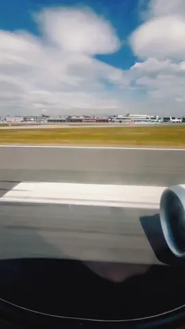 Homebound - always the best flight 🫶🏼 . . . #alwayschoosethewindowseat #frankfurtairport #takeoff #frankfurt #pilot #pilotlife #piloteyes #airbus #a320 #airbusa320 #lufthansa #lufthansacrew #lifeabovetheclouds #avgeek #pilotsviews #instagramaviation #aviation_lovers #aviationdaily #instaaviation #sayyestotheworld #cockpit #flightdeck #crew #✈️ #aviator #crewlove #aircraft #airbusboeingaviation #pilotsofinstagram #airbuslover15 