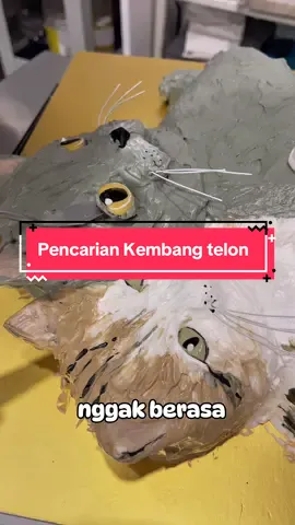 Pencarian kucing kembang telon dimulai! 🙈🐈‍⬛ #kuekucing #kucingkembangtelon #replicafood #cakedecorating #caketok #cakeart #cakevideo #cakedecorator #cakeorfake #cake #foryoupage #bakerylife #bakerytiktok 