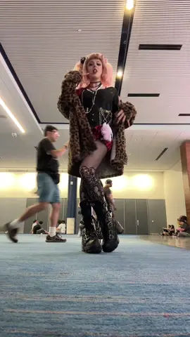 Not my best work but I was not gonna do it twice I first of all those ppl (the arms 😭)  #danganronpacosplay #danganronpa #junko #junkoenoshima #junkoenoshimacosplay #cosplay #gyaru #dance #gnarly 