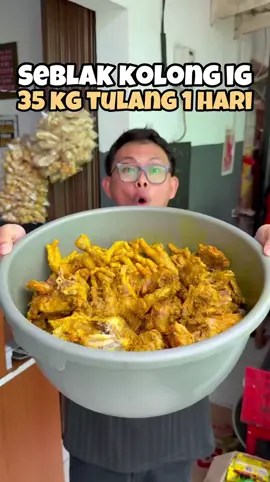 LIHAT VIDEO DAN CAPTIONYA BAIK-BAIK! @seblak_kolong_ig Gw sekarang emang jarang makan seblak, tapi ini salah satu seblak favorit gw. Bukan seblak pramanan, bumbunya cocok dilidah gw. Ini yang gw pesen harganya IDR.30.000 Isinya cukup komplit, ada dumpling juga, Sudah masuk online gofood & grabfood. 📍Seblak Kolong IG ( Gmaps ) Jl. Kemanggisan ilir No.4, Kemanggisan. Jakarta Barat ⏰ 13:00 - 22:00 📆 Setiap Hari Buka 💵 Inframe IDR, 30.000 📃 HALAL 🛵 Gofood & Grabfood #seblak #seblakkolongig #disinihade #kulinertiktok #kulinerjakartabarat 