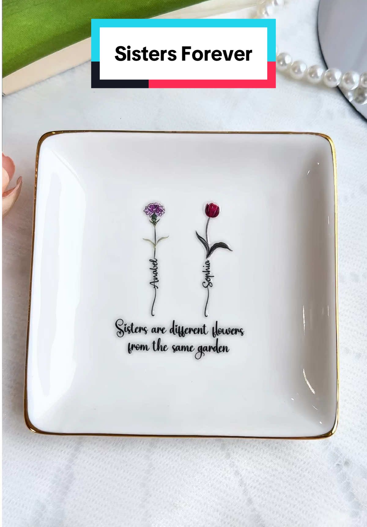 She’s your emergency contact and your secret keeper 🔐💌 #macorner #jewelrydish #sisterforever #giftforher