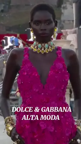@Nyanderi Deng and @Gia walking for Dolce & Gabbana Alta Moda in Rome🏛️🏺🇮🇹🍕🍝 @Dolce & Gabbana  #fyp #dolcegabbana #altamoda #bebrave #bravemodels 