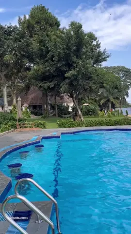 Time to relax and unwind 💦🏝️ @Hakeem jr.10  #ihunderesort 