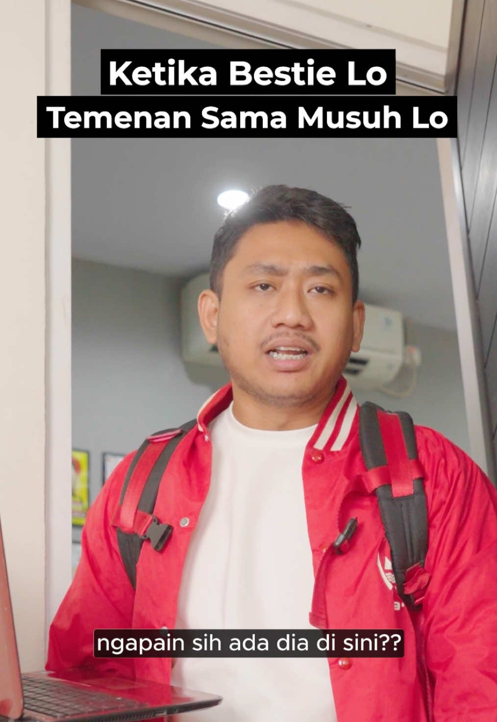 Emang dilema bgt nih kalau posisinya begini. Mau lanjut main? Canggung. Tapi kalau balik juga keliatan cemen :(. Untung ada RITZ pemersatu tongkrongan bahahhay!  @RitzCrackersID #RitzAjaDulu #ManisGurihSetiapGigitan