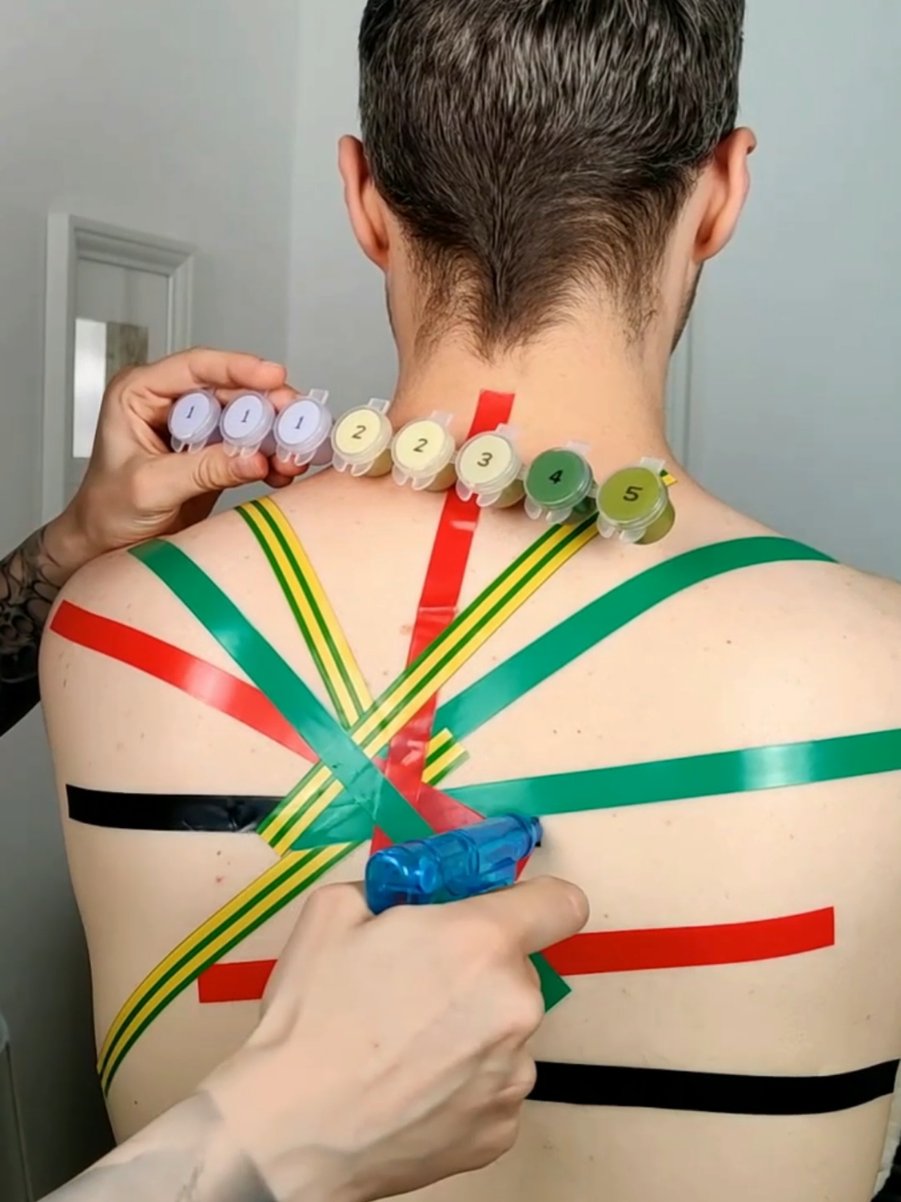 Experiments on his back with colored tape #asmr #asmrvideo 