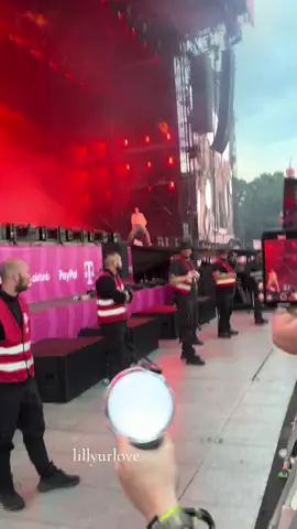 Don‘t mind my screeming..i was just so damn happy that he played arson 😔🙏🏻 #lollapalooza #lolla25 #arson #arsonjhope #jhope #hobipalooza #bts @hobipower 
