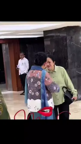 asyik banget kayaknya ya buk🤭🥰 #titieksoeharto #puanmaharani #dprri  #titiekprabowo #fyp 