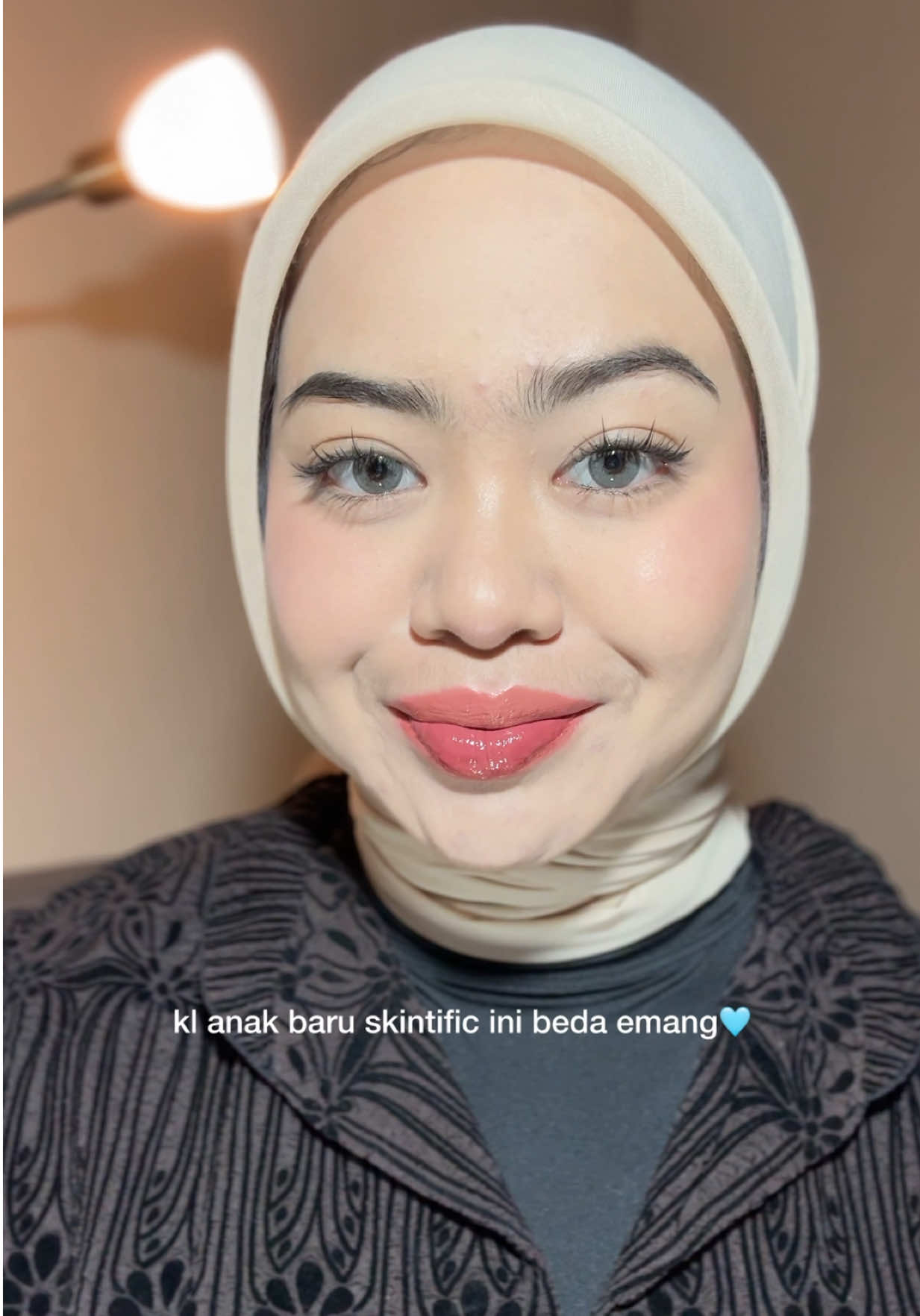 nyobain skintint baru🩵 perfect for dailyy! #makeup #skintint 