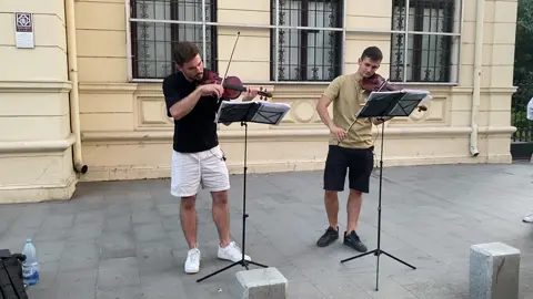 Duetto Violin Music - Muzica Live Calea Victoriei Bucuresti | 13 iulie ,,Străzi deschise - București, Promenadã urbană’’ @duettoviolinmusic @tibiciot @apkalex @ARCUB @PROEDUS @Străzi pentru Oameni @Primăria București #arcubbucurest#strazideschise  #străzideschisebucuresti #strazideschisebucuresti #promenadăurbană  #promenadaurbana   