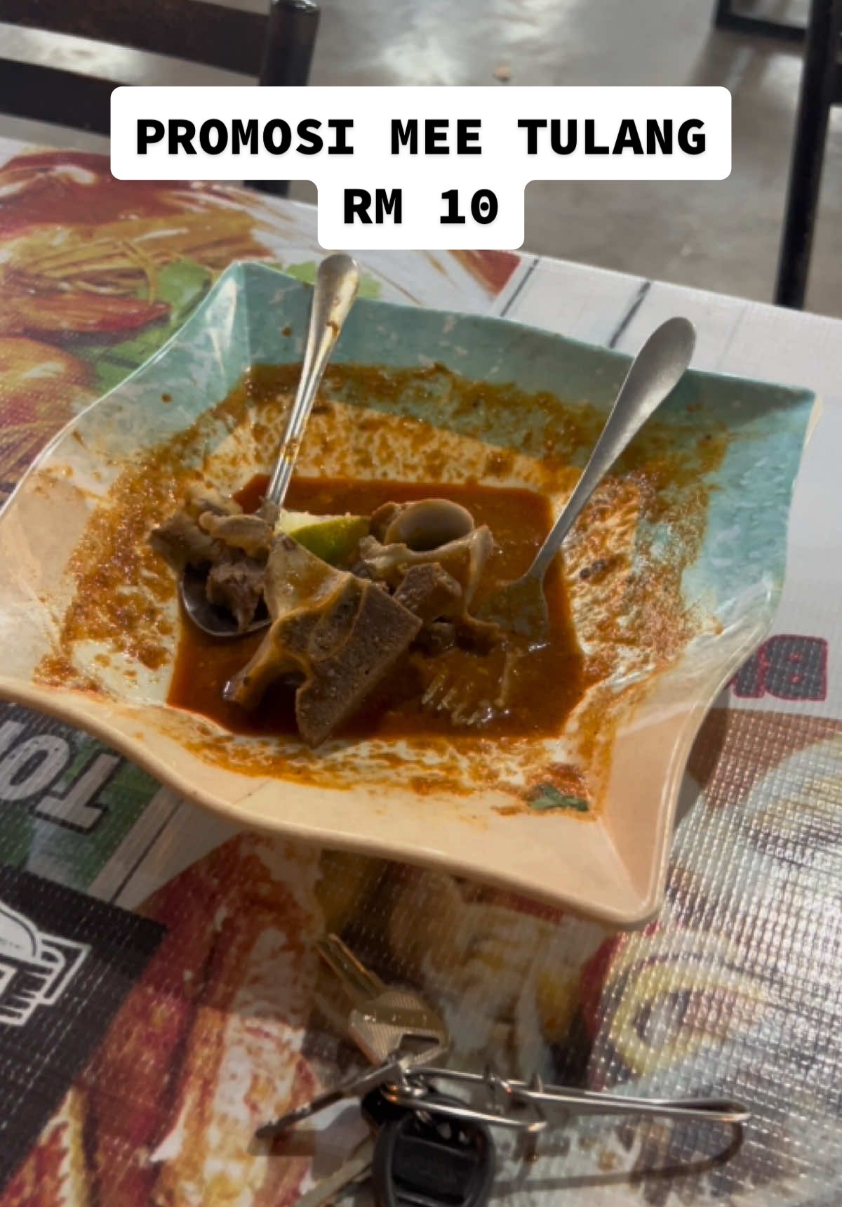 🔥 Mee Tulang Legend RM10 🔥 Portion bukan biasa-biasa, tulang besar, kuah padu, rasa dia sampai ke hati! Mai rasa sekali, confirm repeat berkali-kali! Nak jimat, nak kenyang, nak puas hati? 👉 Mee Tulang RM10 je, bang! Tak cuba rugi weh! @Wan BigBro  #MeeTulangPower #PortionBelambak #RM10Ja #KedaiMakanViral #FYPMalaysia #JomMakan #TulangGegar #FoodTokMalaysia #MeeTulangLegend