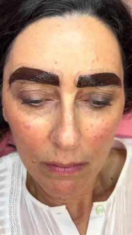 Restructuration et coloration des sourcils #brows #eyebrows #browshaping #browtutorial #eyebrows #brows #wax #waxingvideos #fyp 