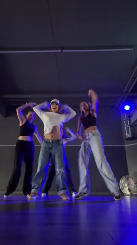 NEW @bronxsistas CHOREO 🔥🙌🏼 #dancers #foryou #foryoupage 