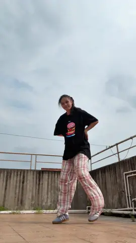 I love this part！！@ILLIT #illit #jellyous #dancechallenge #dance 