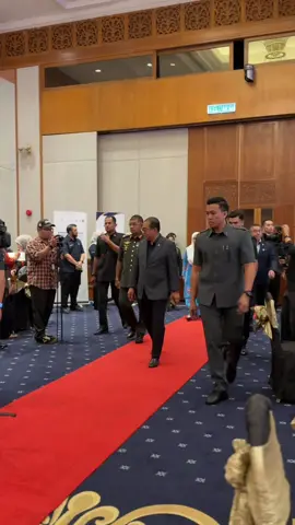 Majlis Peluncuran Inisiatif Pendidikan Yayasan LTAT 2025. Ia merupakan sebahagian kecil daripada usaha-usaha memastikan kesejahteraan anggota dan keluarga tentera kita. Kementerian Pertahanan akan terus memastikan anggota tentera kita, yang telah banyak berkorban untuk negara, dapat menikmati kehidupan yang lebih baik. #khalednordinmindef  #MalaysiaMADANI #RancakkanMADANI #MADANIBekerja