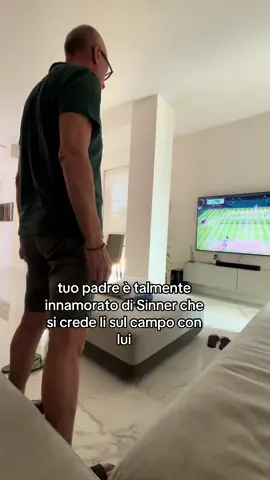 Non fatevi ingannare, sembra dolce, ma per un minuto col suo Jannik mi venderebbe al mercato nero #carot_team🥕 #sinner #Wimbledon 