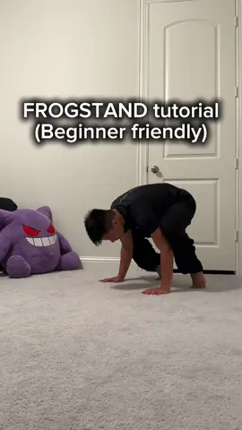 Beginner friendly FROGSTAND tutorial #calisthenics #GymTok #Fitness #gymmotivation #strenght #fyp #workoutmotivation #balance 