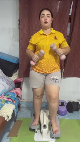 โยกๆ#ชุดไหนก็ออกกําลังกายได้ #ออกกําลังกายง่ายๆได้ที่บ้าน #เครื่องออกกําลังกาย 