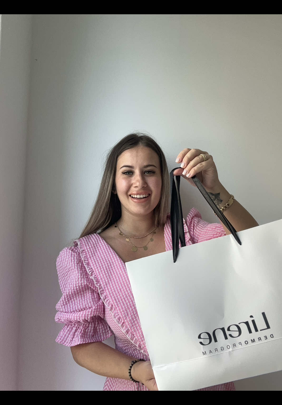 ✨Summer essentials unlocked! 🌞💦 Am primit de la Lirene tot ce am nevoie pentru plajă: creme, uleiuri și multă hidratare! Ready to glow & protect 🏖️🧴 #Lirene #SummerReady #lightskinlovers  @Lirene 