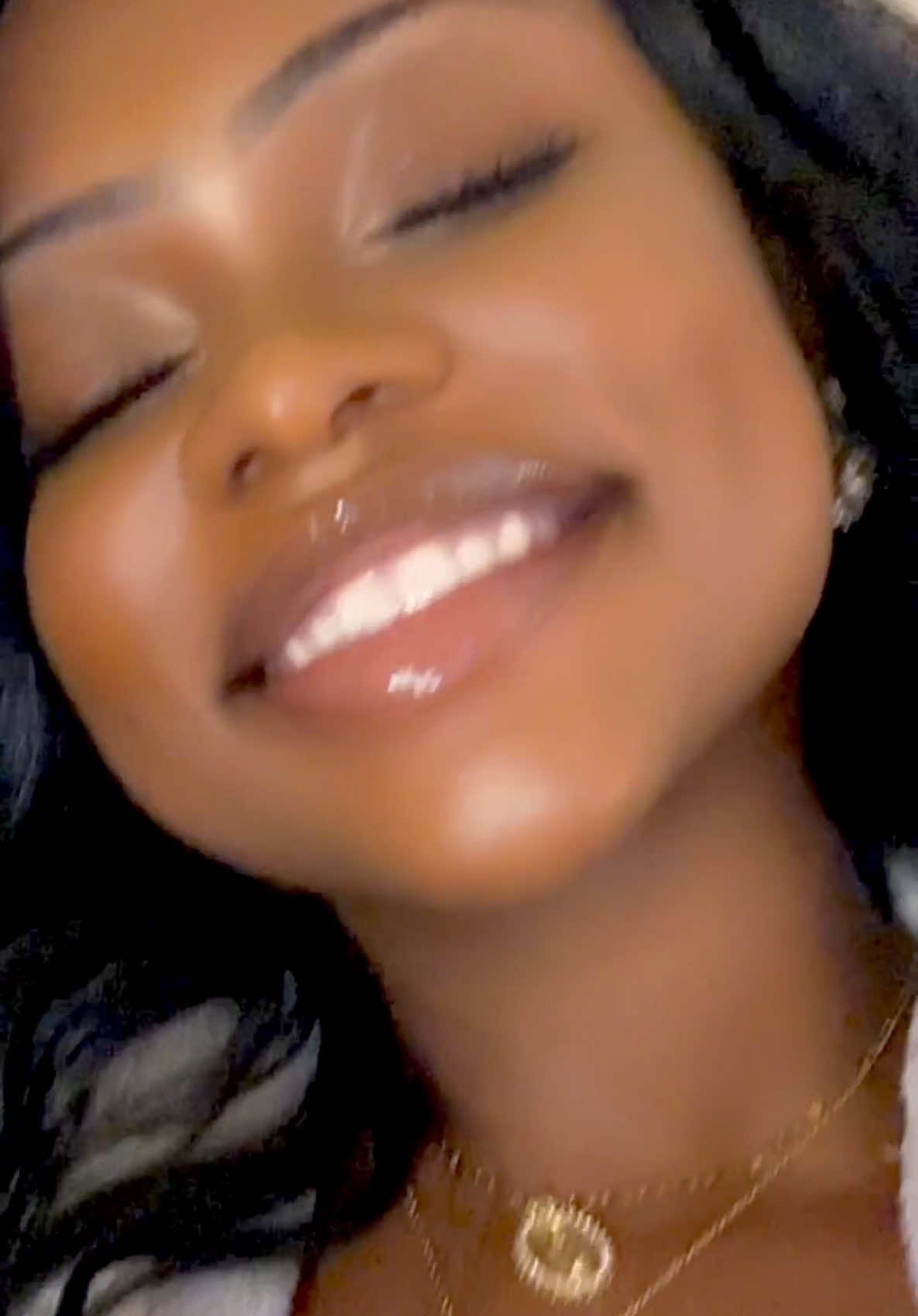 It’s all in the eyes 👀 ✨😍 #Love #music #fyp #blkgirltiktok 
