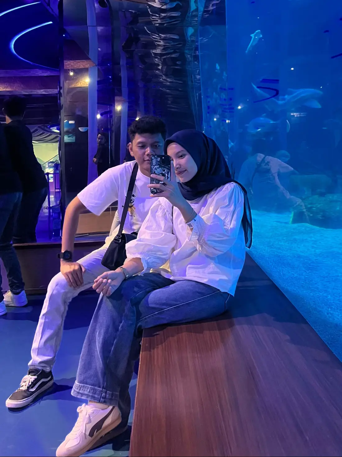 Jakarta Aquarium with you 🐳🐬🪼🐠🪸🫧🤍 #jakartaaquarium  #aquariumdate  #dateideas  #bxsea 