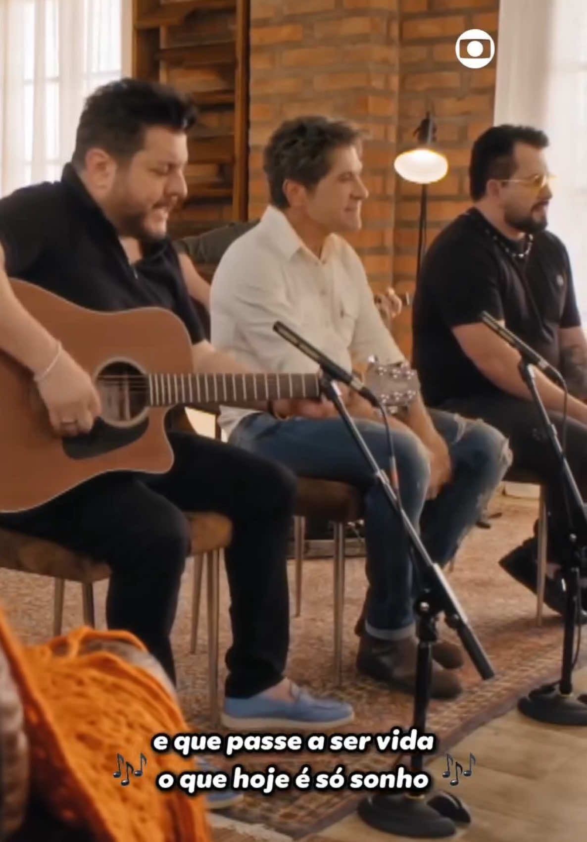 Por Um Minuto 🎶😍 - No Viver Sertanejo, com nosso amigo Daniel na Globo! Confira o programa completo no @Globoplay!  📼 Reprodução Tv Globo / GloboPlay  #brunoemarrone #viversertanejo #globo #daniel 