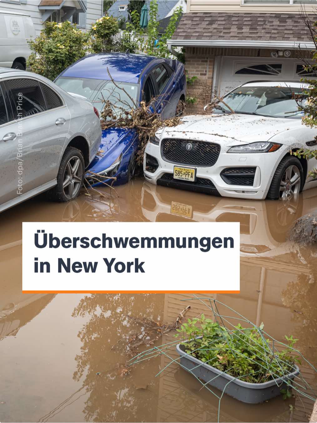 Heftige Regenfälle haben Teile des Nordostens der USA überflutet. In der Folge standen etwa in New York City U-Bahn-Stationen unter Wasser. #Flut #NewYork #USA #nachrichten