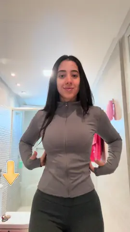 Essa jaqueta me deixou com uma cinturinha e um corpão!! Já quero todas as cores!!  #tiktokshopchegou #tiktokshop #creatorsearchinsight 
