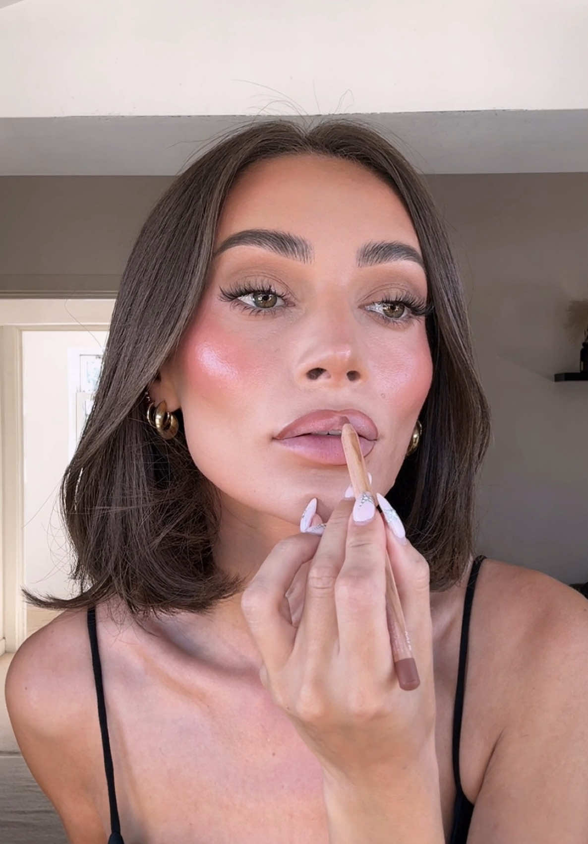 @Kylie Cosmetics coconut 🥥  Excuse my fan background noise I was a hot galll #kylielipkit #kylieglosskit #lipcombo 