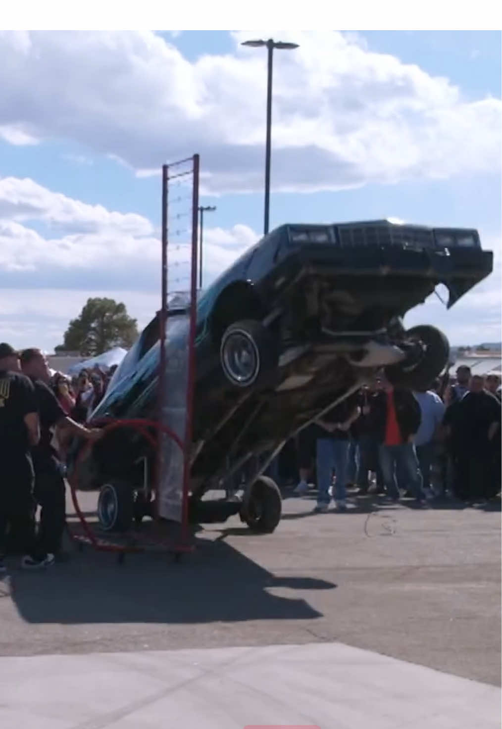 Lowriders’ contortions come down to hydraulics — with pumps originally designed to control aircraft flaps and landing gear. #60minutes #lowrider #hydraulic #newmexico 