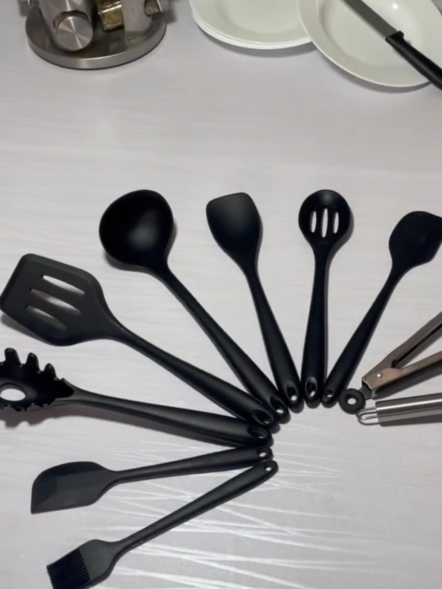 link no fim da descrição ou digite quero que te mando o link. 🍳 Cozinha mais divertida e prática! Kit com 10 colheres de silicone com cabo inox, perfeitas pra não riscar suas panelas! 🤩 Bora gourmetizar? panela silicone inox utensílios cozinha #cozinhafácil #kitcozinha #utensíliossilicone #chefemcasa #vidanacozinha #linkaquii👇👇 https://s.shopee.com.br/6Aa3e9V9pv