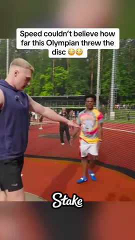 Speed couldn’t believe how far this Olympian threw the disc 😳😳 #ishowspeed #fyp 