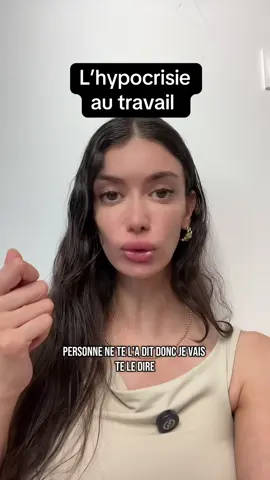 Je vais te révéler, le vrai monde du travail, pas celui qu’on veut te faire croire, celui que personne ne veut que tu vois. L’hypocrisie dans le monde du travail, les règles non dites, les dynamiques, de pouvoir au travail, les jeux d’influence.