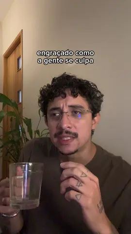 por que a gente se culpa até quando escolhe o que é melhor pra gente? #psicologia #psicanalise #terapia 