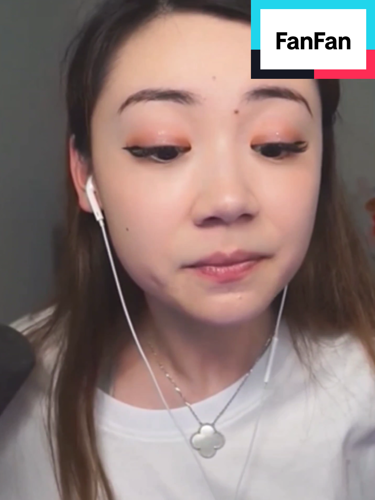 FanFan #fanfan #unhinged #twitch #valkyrae #pokimane 