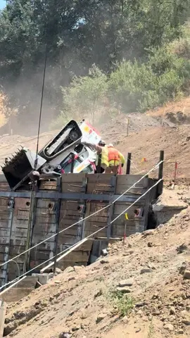 Tragedy at universal studios 😂#universalstudios #oshaviolation #hollywood #fastandferious #rollarcoaster #viralvideo #fyp #fypシ゚viral #losangeles #creatorinsights 