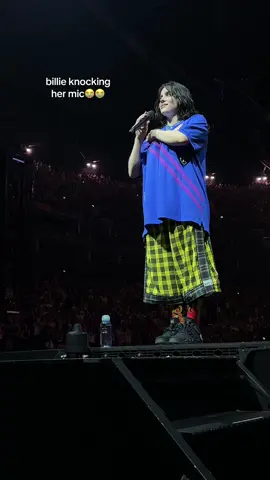 she’s so cutie patootie😭❤️‍🩹 @BILLIE EILISH #billie #eilish #billieeilish #billieeilishfan #billiestan 