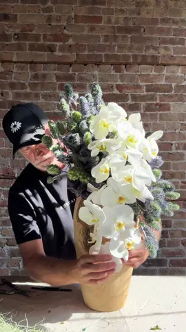 THAT THISYLE• Dutch Thisle Gargamel — a world of possibilities #floraldesign #thistle #dutch #Summer #flowerman 