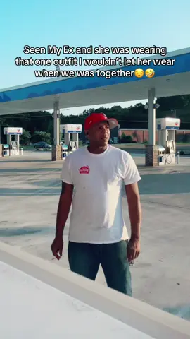 out scouting with her goodie’s showing😒🤣 #😂😂😂 #fyppppppppppppppppppppppp #fypシ #trending #getmefamous #followdewaynedunn #dewaynedunnbackup 