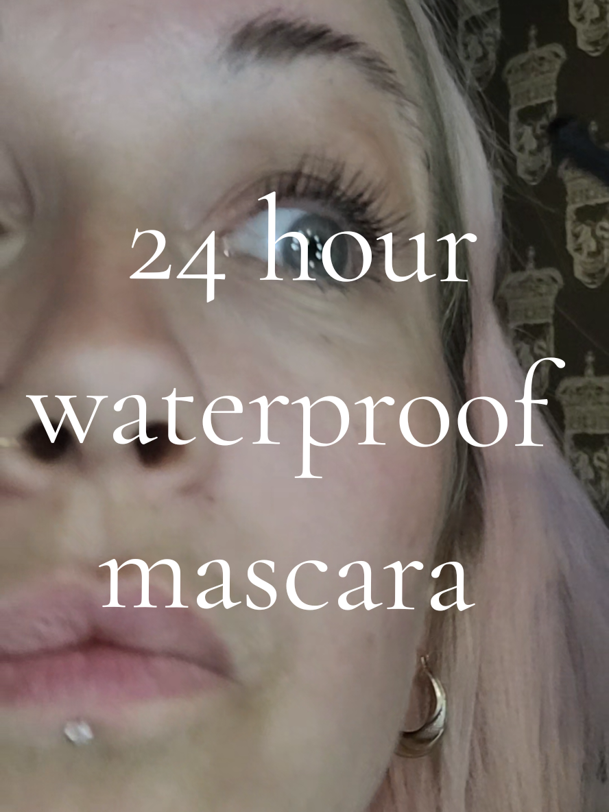 24 hour, waterproof, smudge proof and flake proof mascara #makeup #mascara #mascarahacks #makeuptransformation #fyp 