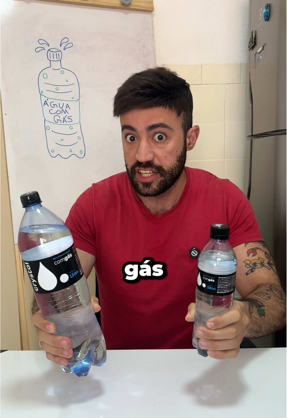 CUIDADO: Você toma água com gás? ⚠️ . . . . . . #emagrecimento #nutricionista #saude #agua 