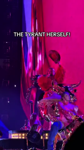 There goes Giselle on the that bull again. I just love her!  #beyonce #cowboycarter #buckinpit #cowboycartertransition 