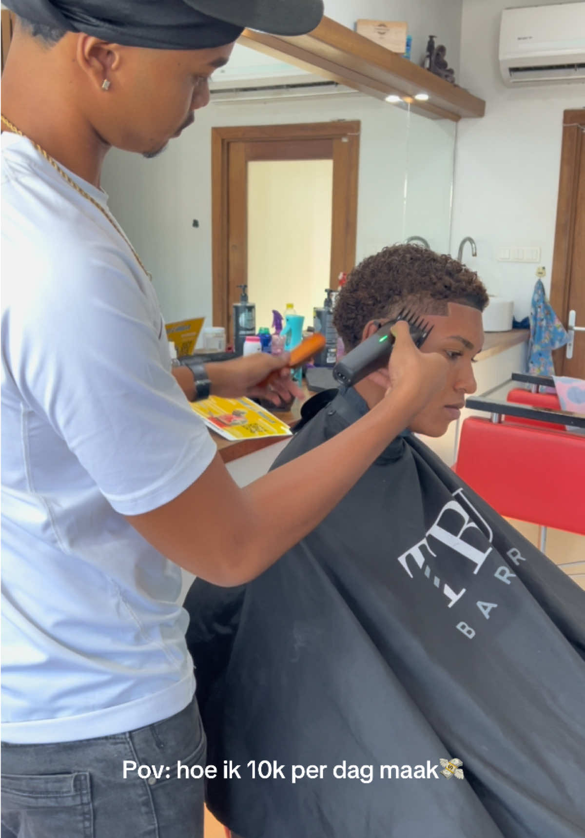 🤣🤣#fyp#suriname🇸🇷#justforfun#barber#midtaper 