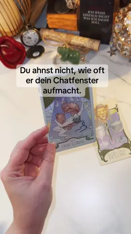 Du ahnst nicht, wie oft er dein Chatfenster aufmacht. #kartenlegen #tarotreading #tarot #kartenlegung #lovespells 