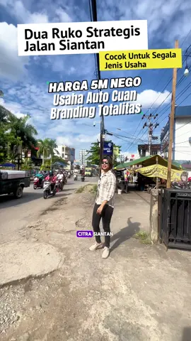 🌟 RUMAH + RUKO SIAP PAKAI DI JALAN UTAMA SIANTAN! 🌟 Mau usaha sekalian tinggal nyaman? Cek yang satu ini! 📍 Lokasi strategis, sederet dengan Supermarket Citra Siantan 📍 Tepat di samping Kaisar Bakery 📍 Jalan utama Siantan – ramai, potensial! 🔹 Ruko ukuran 7x22 🔹 Rumah pribadi 5,7x22 🔹 Total 5 kamar tidur 🔹 Listrik 5500 dan 2200 watt 🔹 Air bersih PDAM 💼 Cocok untuk tempat usaha sekaligus hunian keluarga! 💰 Investasi cerdas di kawasan berkembang pesat! 📞 Info lengkap & jadwal survei: Cc Lusi – 0811-5799-099 Agent Property – Xavier Marks Borneo #ruko #rukosiantan #rukopontianakdijual #rukodijual #rukopontianak 