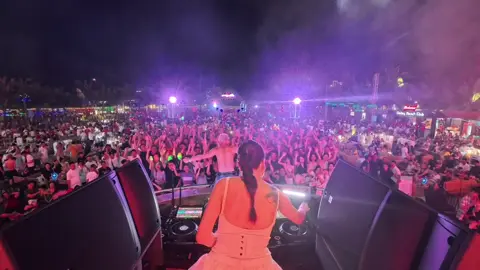 Ế ô ế ô ế ô.... dàn đồng ca mùa hạ cùng LADY K èn MC QUÂN K #djladyk #valleybeachclub 