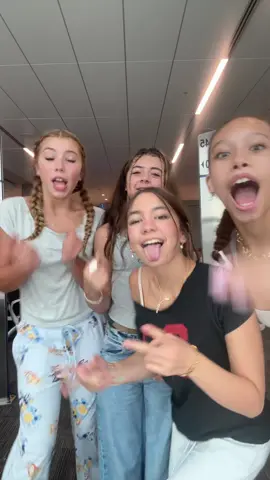 this dance is so cute 🤭🤭 @@Nayeli ✝️@@Reese Herron@@Faye##fyp##dance##airport