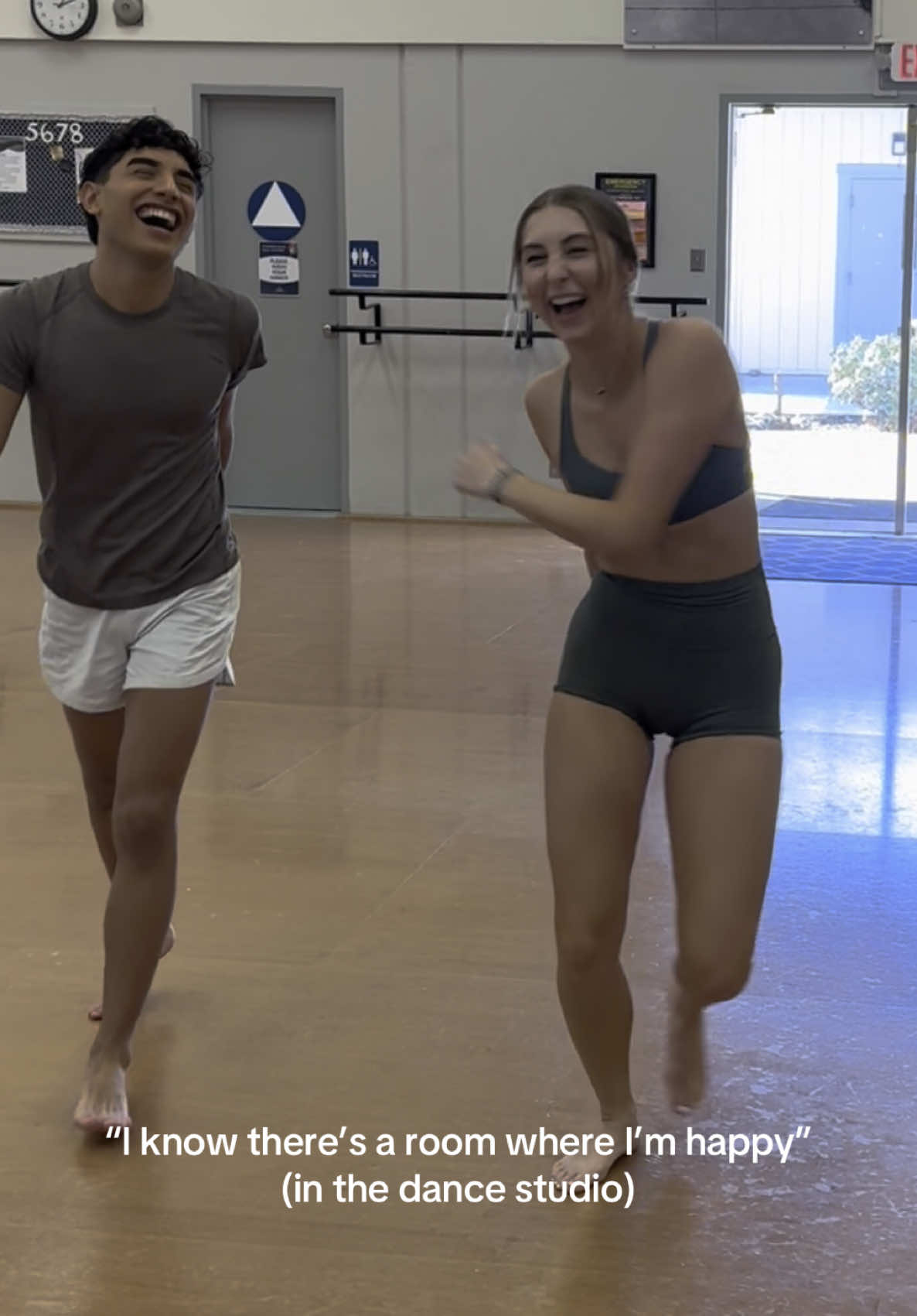 My forever happy place🥰 #dancetok #trending #letmein #dancersoftiktok #happyplace #dancestudio #dancefriends #viral 