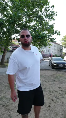 Wolisz burgera czy pizzę? #belgrade 