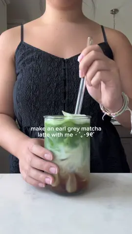 finally made the viral earl grey matcha latte!! this was soo good and so easy to make🍵🤍 i made the earl grey syrup using tea bags, a little bit of hot water, and agave sweetener. i have many more matcha videos coming so stay tuned😚🍵 like and follow for more matcha content!! 🍵🤍🪽 [tags] #fyp #matcha #matchalatte #viral #fypシ 